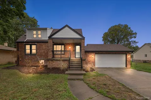 14751 Cavell St, Livonia, MI 48154
