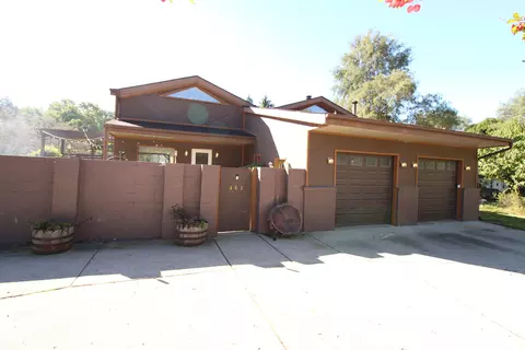 463 Joslyn Rd, Orion, MI 48362