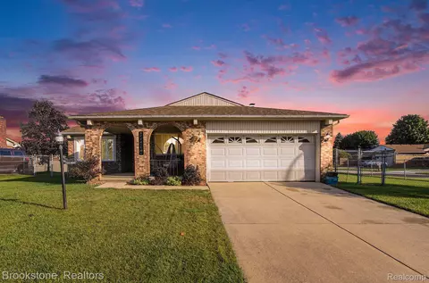 19272 Wherle Dr, Brownstown, MI 48193