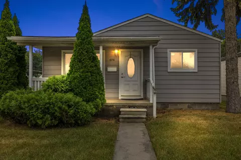 698 E Coy Ave, Hazel Park, MI 48030