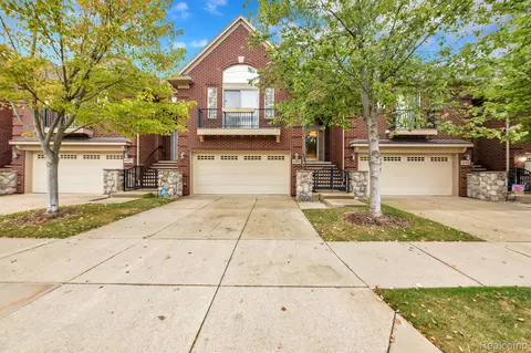 45915 Dutton Dr, Macomb, MI 48044