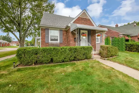 21103 Redmond Ave, Eastpointe, MI 48021