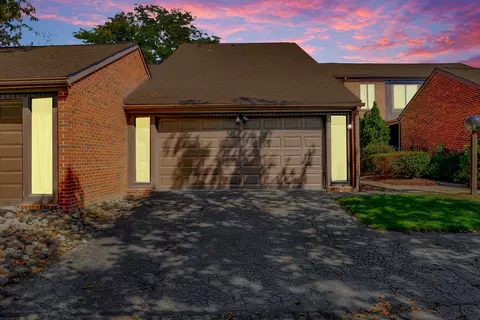 3092 Lindenwood Dr, Dearborn, MI 48120