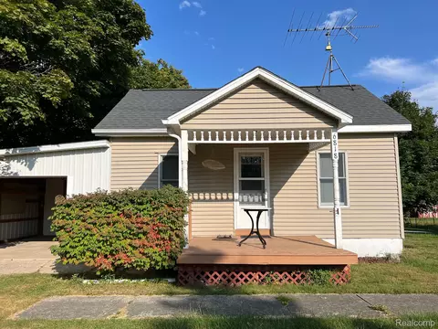 6818 Sherman St, North Branch, MI 48461