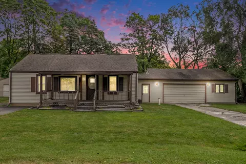 1551 Algonac Dr, Flint, MI 48532