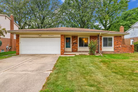 37363 Calka Dr, Sterling Heights, MI 48310