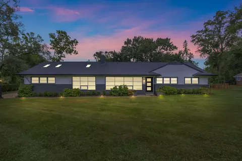 24505 N Cromwell Dr, Franklin, MI 48025