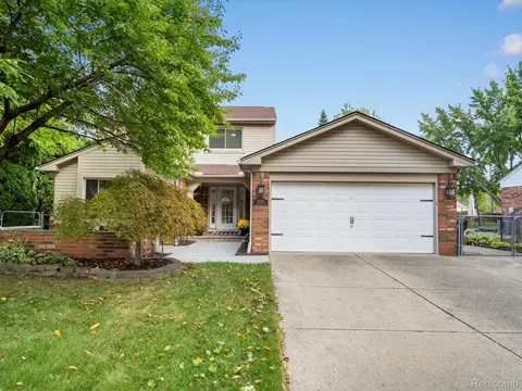 39524 Lembke Dr, Sterling Heights, MI 48313