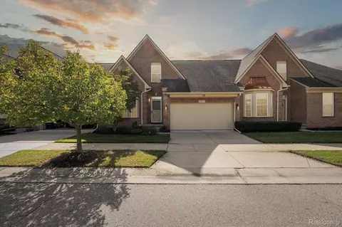 4227 Lonebridge Cir, Canton, MI 48188