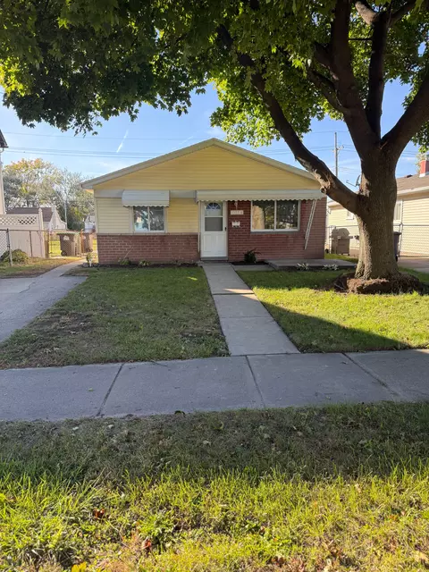 8044 Cornell St, Taylor, MI 48180