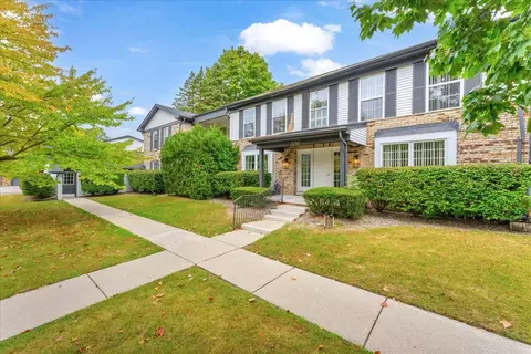 31760 Ridgeside Dr #216, Farmington Hills, MI 48334