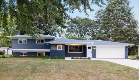 53064 Starlite Dr, Shelby Township, MI 48316