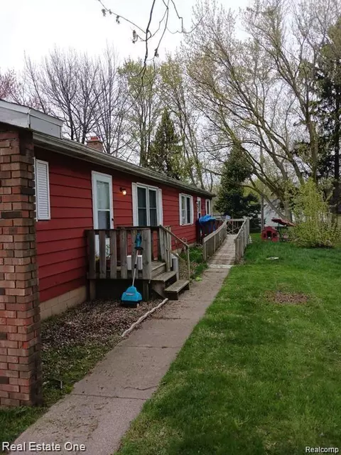 33003304 W Holmes Rd, Lansing, MI 48911
