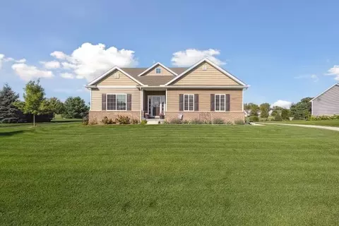 4573 Emerald Valley Loop, Handy, MI 48836