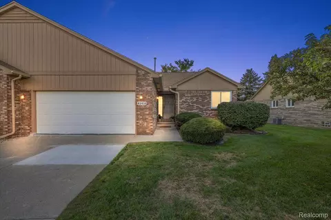 41415 Kevin Dr, Clinton Township, MI 48038