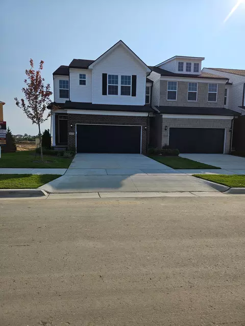 5517 E Spaniel Dr, Ann Arbor, MI 48108