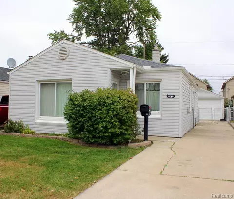7616 Mead St, Dearborn, MI 48126