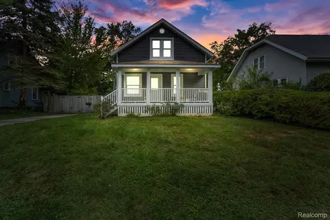 130 Moross St, Mount Clemens, MI 48043
