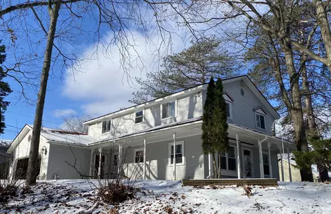 5081 Cheyenne Ave, Waterford, MI 48327