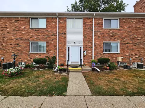 29236 Hoover Rd, Warren, MI 48093