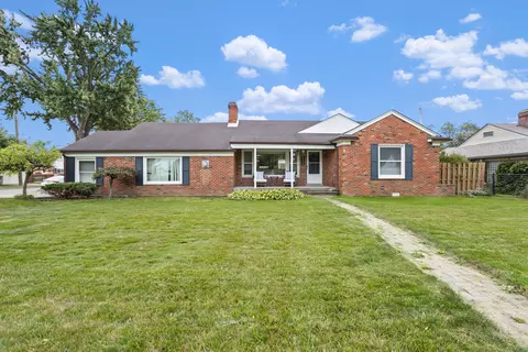 20226 E 11 Mile Rd, Saint Clair Shores, MI 48081