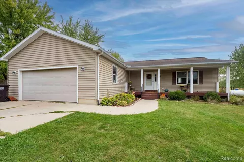 7743 Mi State Road 52, Sharon, MI 48158