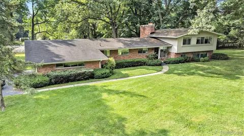 4469 W Maple Rd, Bloomfield Hills, MI 48301