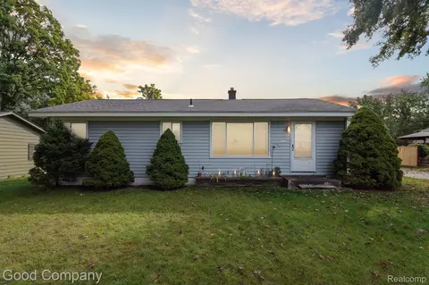 53130 Luann Dr, Shelby Township, MI 48316