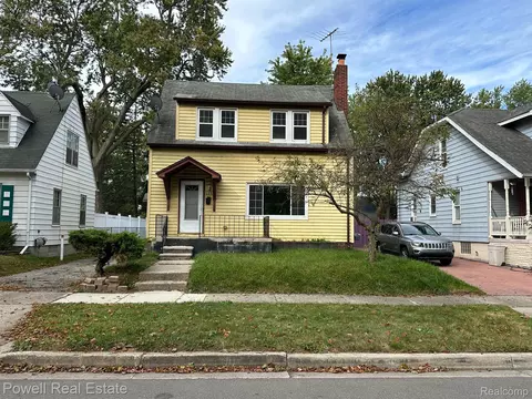 135 Dwight Ave, Pontiac, MI 48341