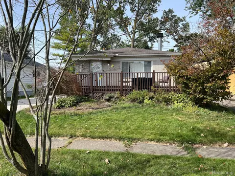 15825 Pomona Dr, Redford, MI 48239