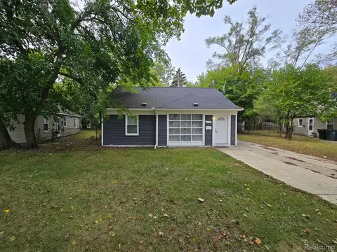 22851 Manistee St, Oak Park, MI 48237