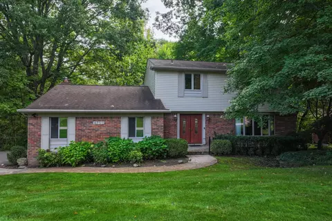 4752 Parview Dr, Independence, MI 48346