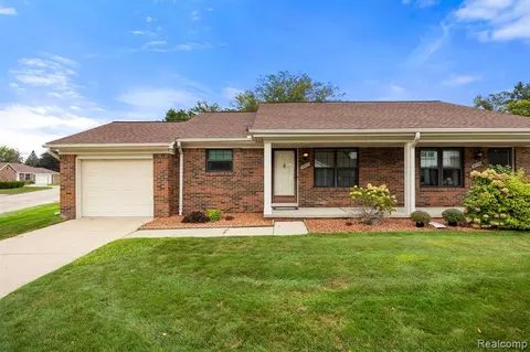 28037 Maple Forest Blvd E #52, Harrison Township, MI 48045