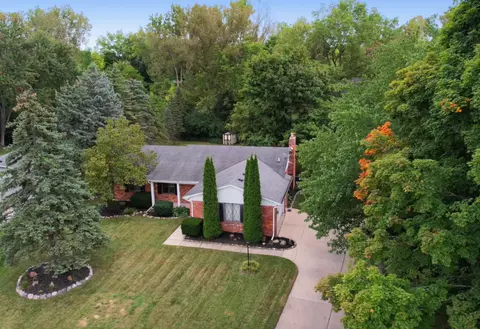 35973 Smithfield Rd, Farmington, MI 48335