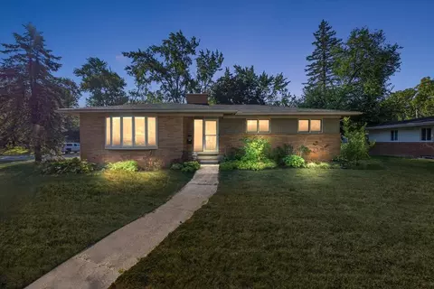 19411 Butternut Ln, Southfield, MI 48076