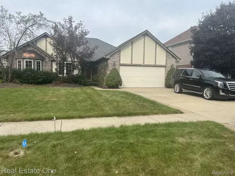 12929 N Beechnut Dr E, Sterling Heights, MI 48313
