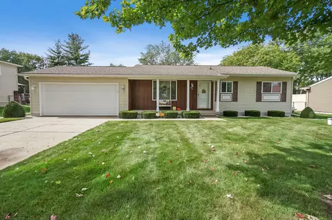 7388 Ponderosa Dr, Swartz Creek, MI 48473