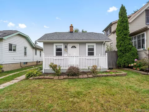 524 Rosewood St, Ferndale, MI 48220