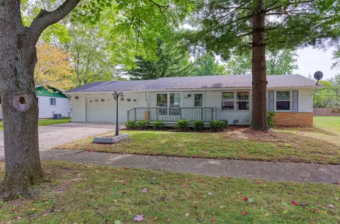 339 Cardinal Dr, Marysville, MI 48040