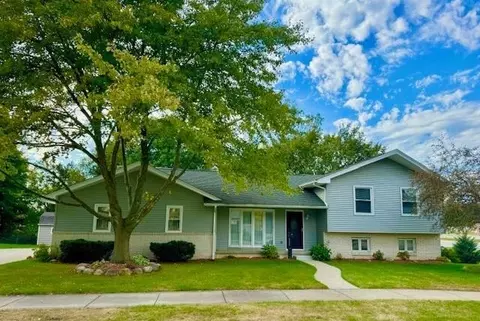 520 Metcalf Dr, Imlay City, MI 48444