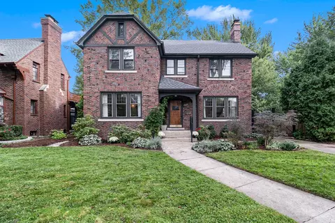 1332 Bedford Rd, Grosse Pointe Park, MI 48230