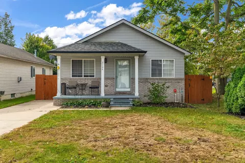 2106 Dawes Ave, Shelby Township, MI 48317