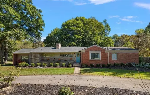 3586 Adams Rd, Troy, MI 48084