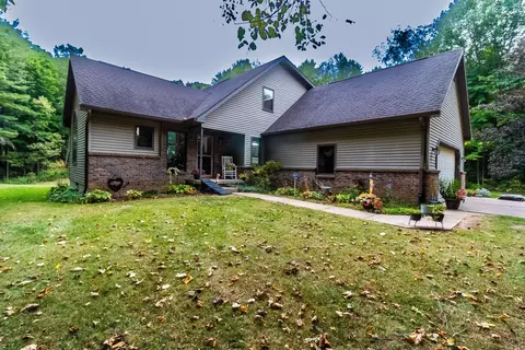 172 Link Dr, Attica, MI 48412