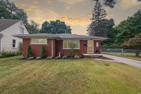 1577 W 9 Mile Rd, Ferndale, MI 48220