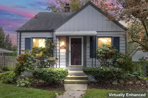 22486 Madison St, Saint Clair Shores, MI 48081