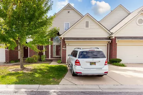 24035 Noble Dr, Farmington Hills, MI 48336