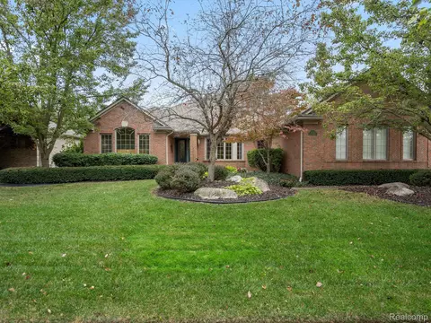 2630 Micawber Dr, Shelby Township, MI 48316