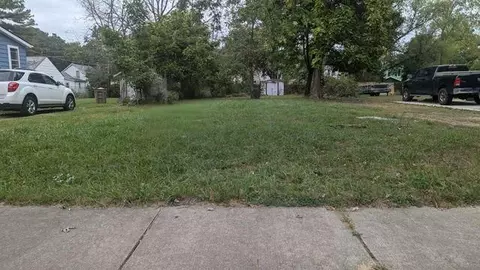 60 Lincoln St, Pontiac, MI 48341