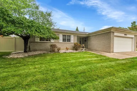 18806 Cedarlawn St, Southgate, MI 48195